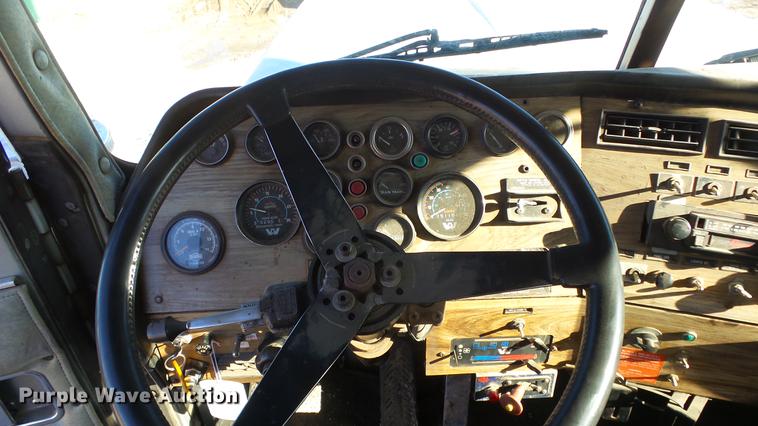 image for item DG2840 1985 Western Star 4900 crane truck