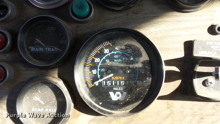 image for item DG2840 1985 Western Star 4900 crane truck