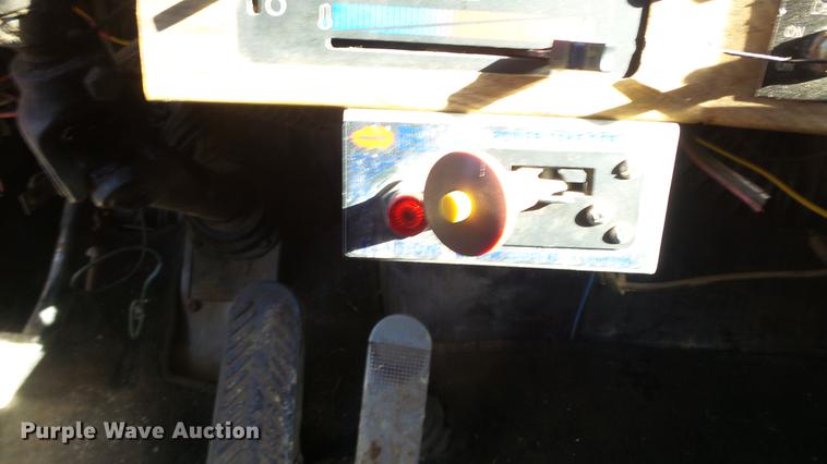 image for item DG2840 1985 Western Star 4900 crane truck