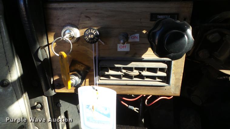 image for item DG2840 1985 Western Star 4900 crane truck