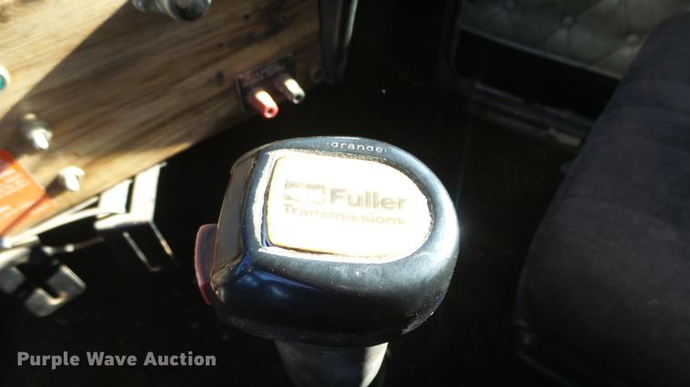 image for item DG2840 1985 Western Star 4900 crane truck