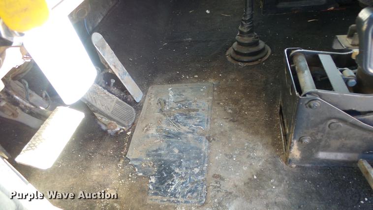 image for item DG2840 1985 Western Star 4900 crane truck