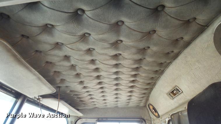 image for item DG2840 1985 Western Star 4900 crane truck