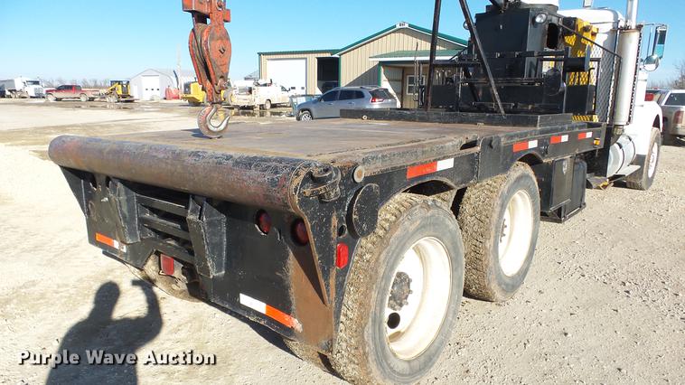 image for item DG2840 1985 Western Star 4900 crane truck