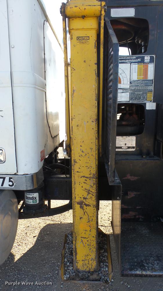 image for item DG2840 1985 Western Star 4900 crane truck