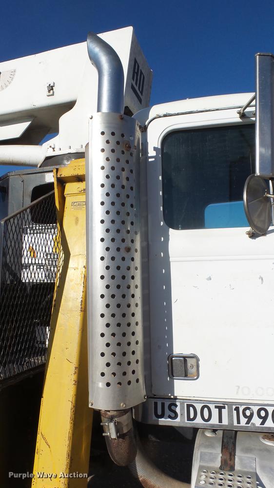 image for item DG2840 1985 Western Star 4900 crane truck