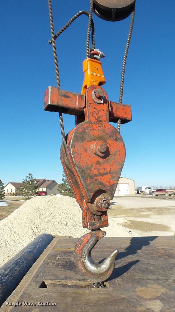 image for item DG2840 1985 Western Star 4900 crane truck