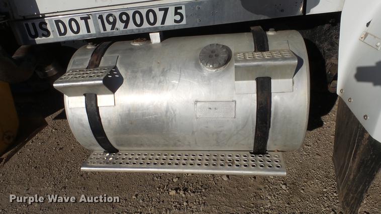 image for item DG2840 1985 Western Star 4900 crane truck