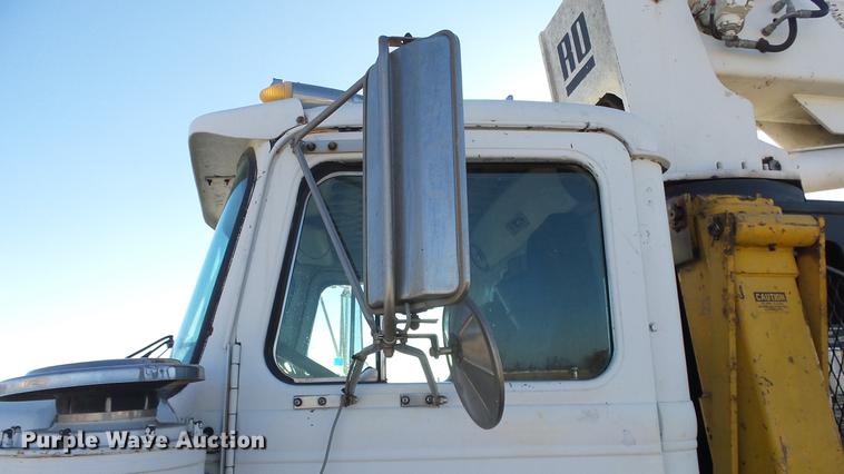 image for item DG2840 1985 Western Star 4900 crane truck
