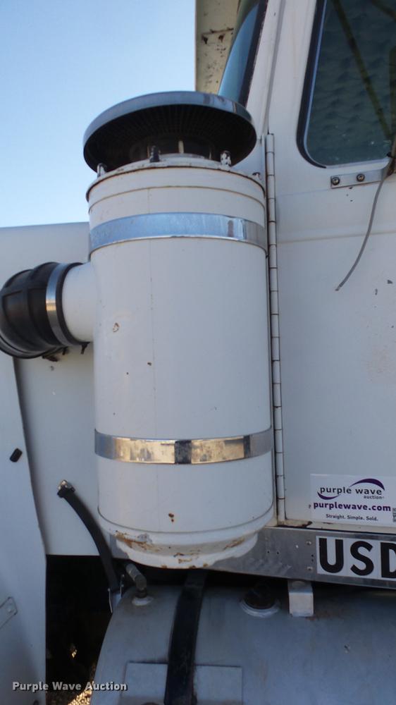 image for item DG2840 1985 Western Star 4900 crane truck