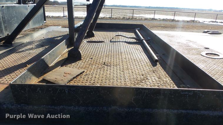 image for item DG2840 1985 Western Star 4900 crane truck