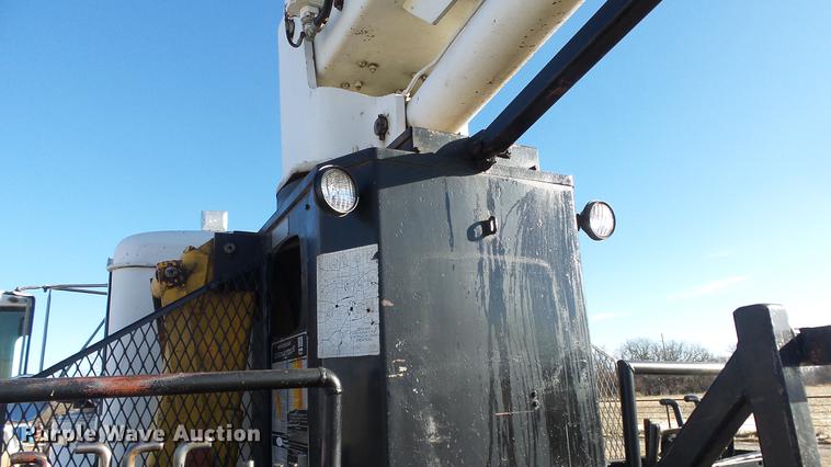 image for item DG2840 1985 Western Star 4900 crane truck