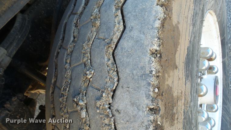 image for item DG2840 1985 Western Star 4900 crane truck