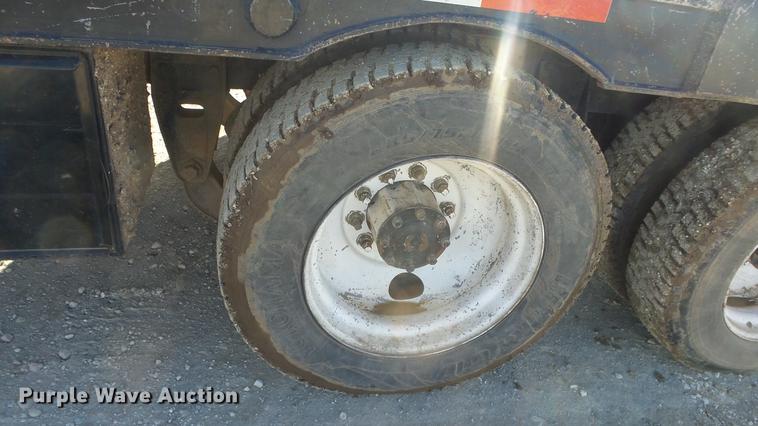 image for item DG2840 1985 Western Star 4900 crane truck