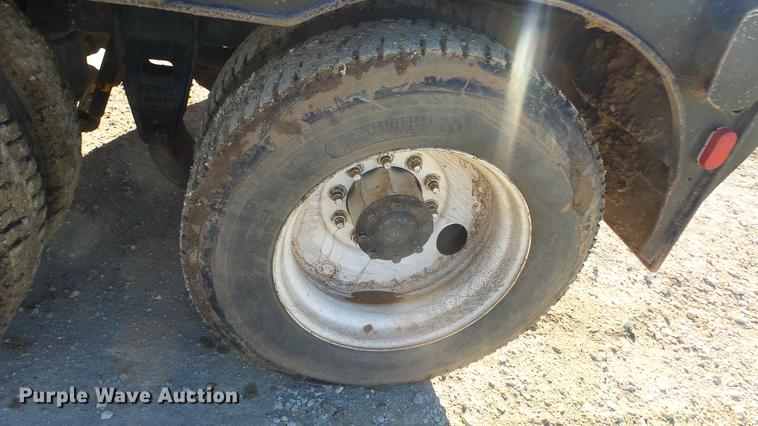 image for item DG2840 1985 Western Star 4900 crane truck