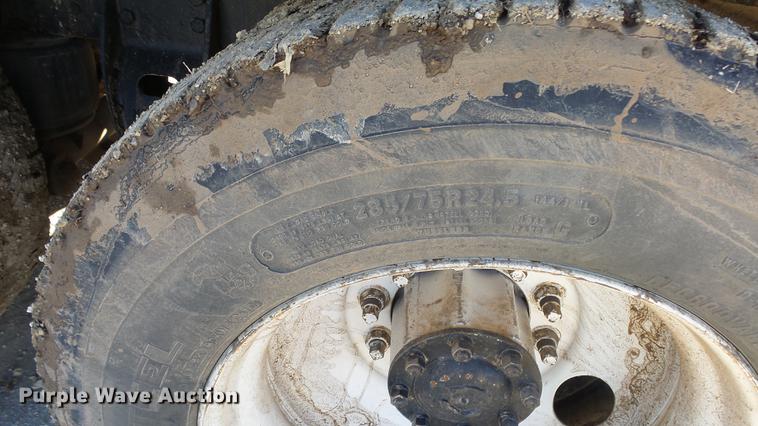 image for item DG2840 1985 Western Star 4900 crane truck