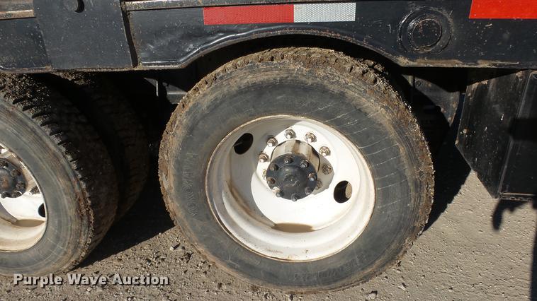 image for item DG2840 1985 Western Star 4900 crane truck