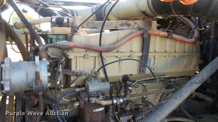 image for item DG2840 1985 Western Star 4900 crane truck