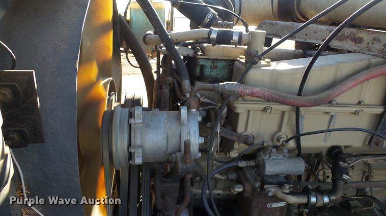 image for item DG2840 1985 Western Star 4900 crane truck