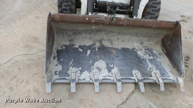 image for item DG2843 2015 Bobcat S510 skid steer