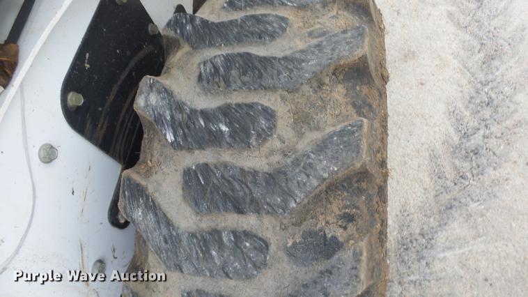 image for item DG2843 2015 Bobcat S510 skid steer