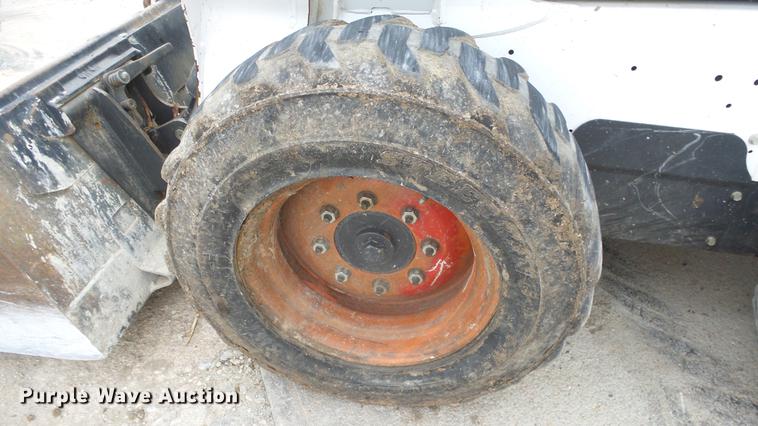 image for item DG2843 2015 Bobcat S510 skid steer
