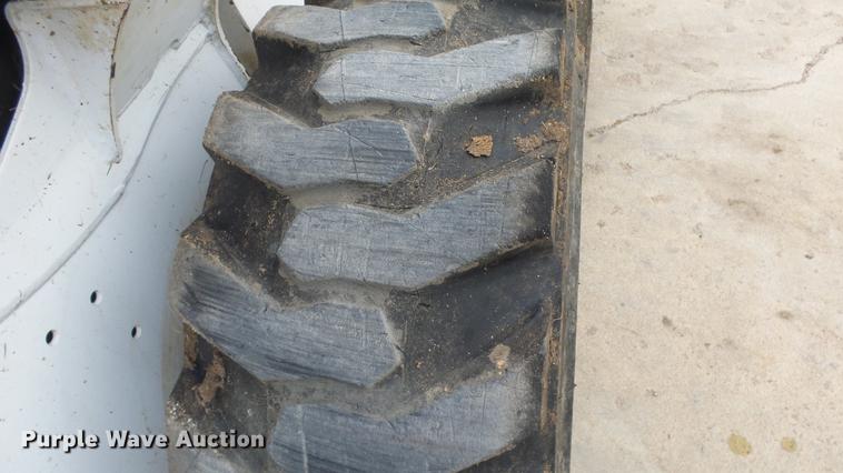 image for item DG2843 2015 Bobcat S510 skid steer