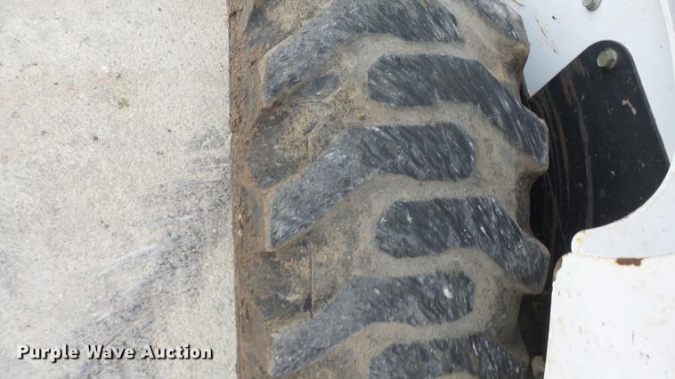 image for item DG2843 2015 Bobcat S510 skid steer