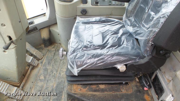 image for item DG2862 2000 Case 821C XR wheel loader