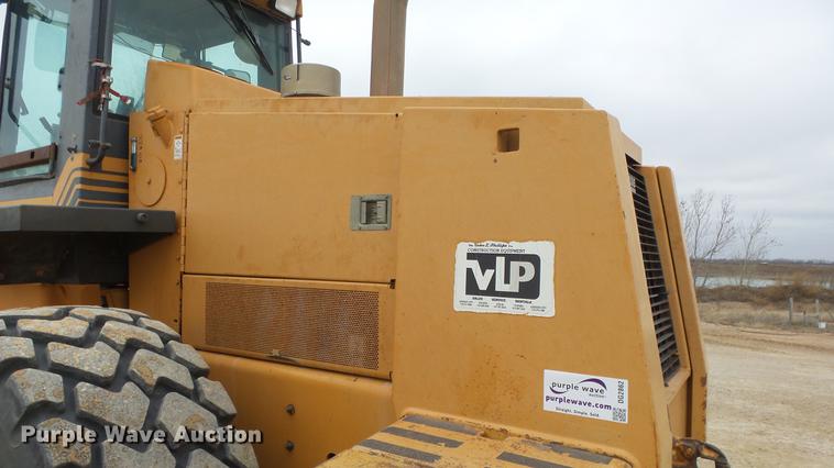 image for item DG2862 2000 Case 821C XR wheel loader