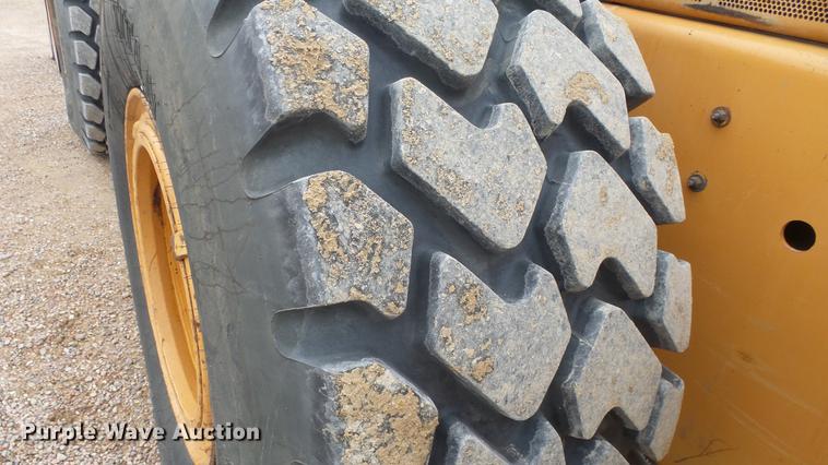 image for item DG2862 2000 Case 821C XR wheel loader