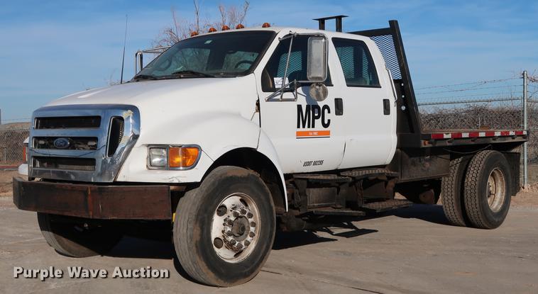 image for item DG3251 2005 Ford F750 Crew Cab flatbed truck