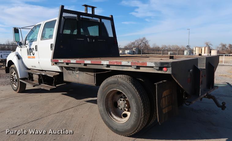 image for item DG3251 2005 Ford F750 Crew Cab flatbed truck