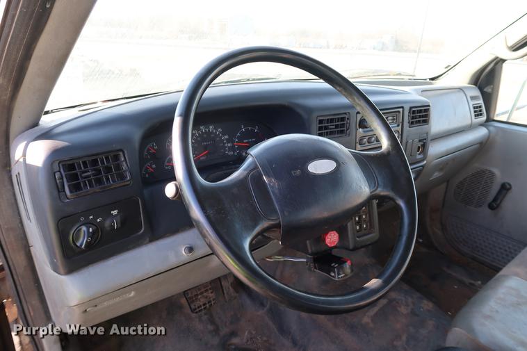 image for item DG3251 2005 Ford F750 Crew Cab flatbed truck