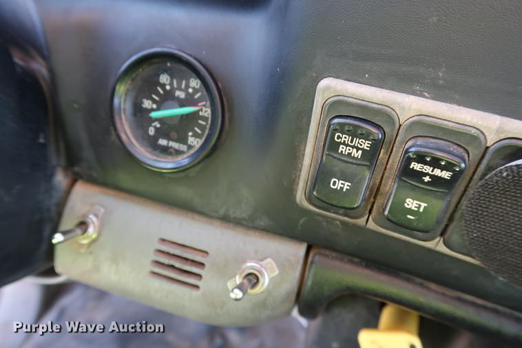 image for item DG3251 2005 Ford F750 Crew Cab flatbed truck