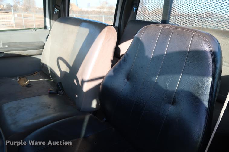 image for item DG3251 2005 Ford F750 Crew Cab flatbed truck