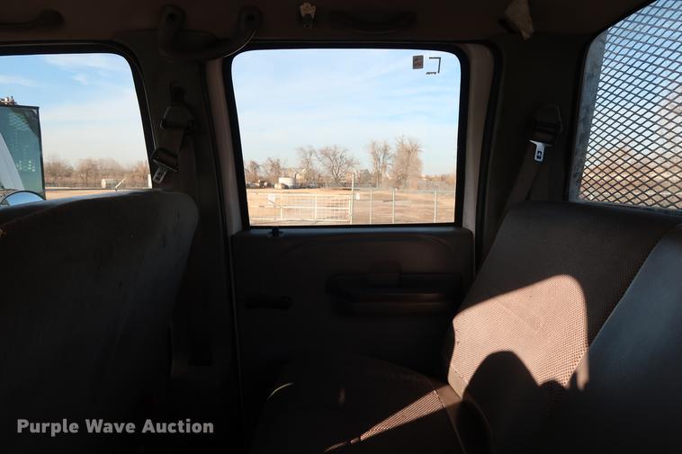 image for item DG3251 2005 Ford F750 Crew Cab flatbed truck