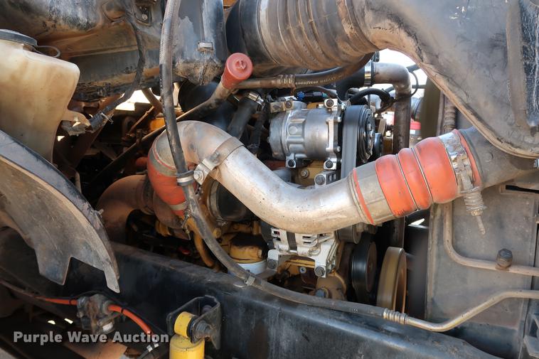 image for item DG3251 2005 Ford F750 Crew Cab flatbed truck