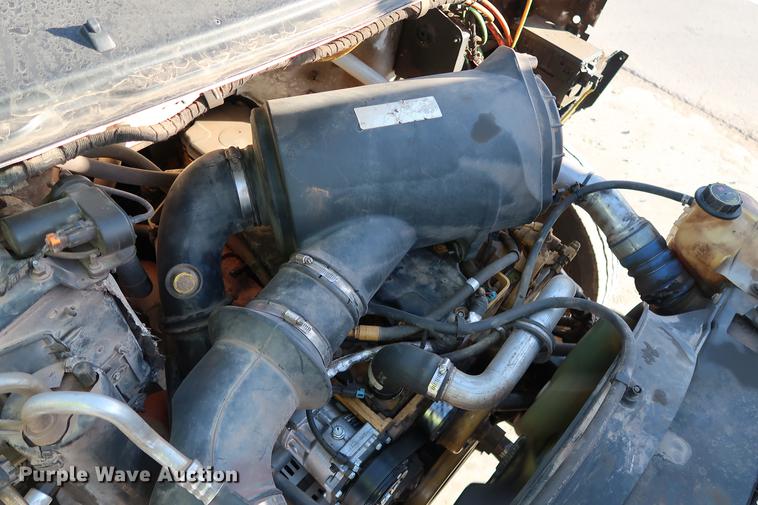 image for item DG3251 2005 Ford F750 Crew Cab flatbed truck