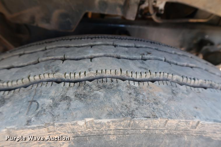 image for item DG3251 2005 Ford F750 Crew Cab flatbed truck