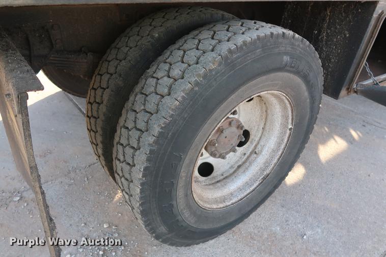 image for item DG3251 2005 Ford F750 Crew Cab flatbed truck