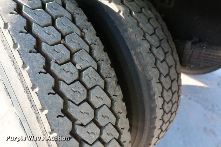 image for item DG3251 2005 Ford F750 Crew Cab flatbed truck