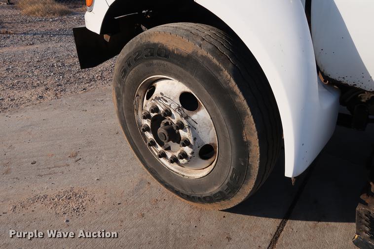 image for item DG3251 2005 Ford F750 Crew Cab flatbed truck