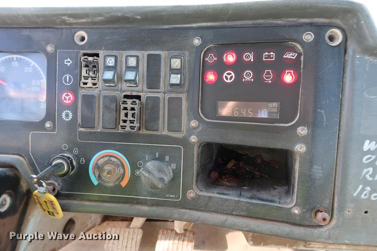 image for item DG3252 1996 Caterpillar 773D haul truck