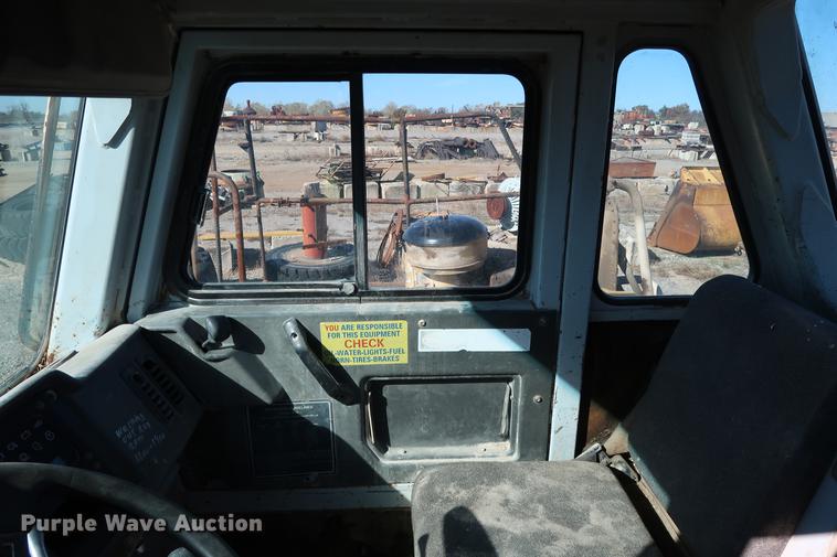 image for item DG3252 1996 Caterpillar 773D haul truck