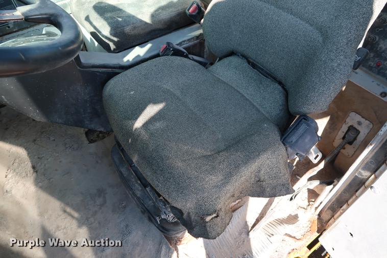 image for item DG3252 1996 Caterpillar 773D haul truck