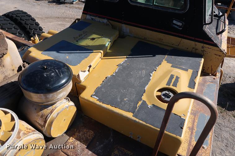 image for item DG3252 1996 Caterpillar 773D haul truck