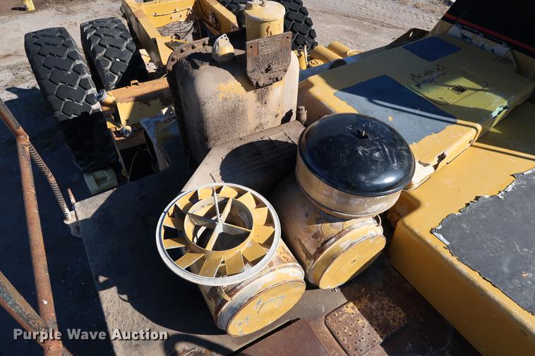 image for item DG3252 1996 Caterpillar 773D haul truck