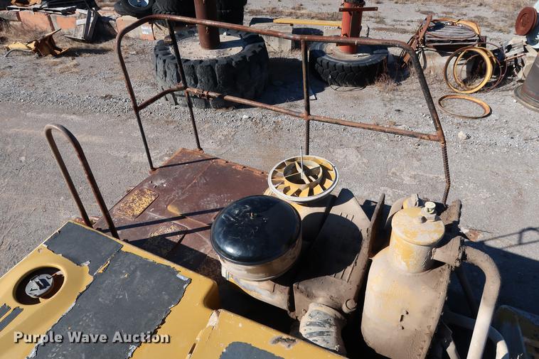 image for item DG3252 1996 Caterpillar 773D haul truck