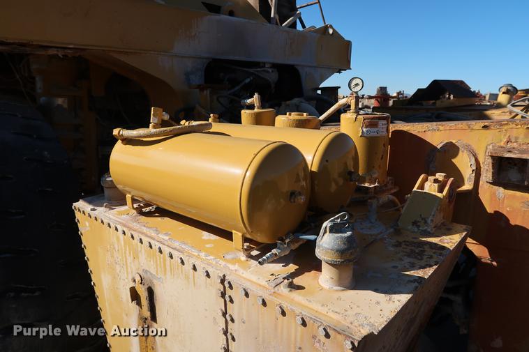 image for item DG3252 1996 Caterpillar 773D haul truck